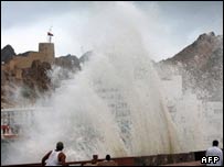 تندباد گونو، عمان