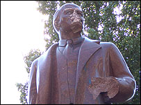 пам'ятник Деніну у Києві