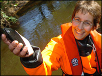 Environment Agency collects mussels for breeding