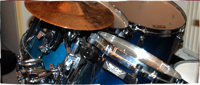 Rhys - dyn y drymiau