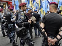 Kiev, trupe de interne