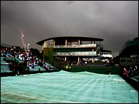 Wimbledon sob chuva no dia 2 de julho