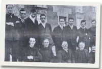 Criw y Charles ac Eliza Laura ar ôl eu gorchest arwrol