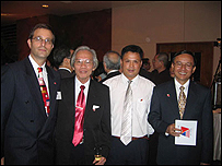 Buổi tiếp tân tại Lãnh sự quán Hoa Kỳ năm 2005 kỷ niệm 10 năm quan hệ Mỹ-Việt