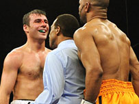 Calzaghe yn gwatwar Jones Jr
