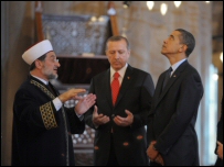Obama në xhaminë Blu me kryeministrin Erdogan