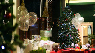 Christmas tree with presents