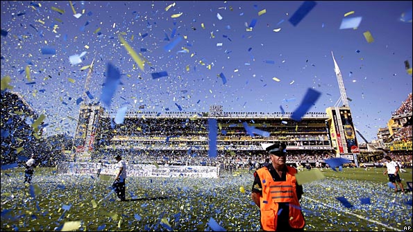 Confetti before the Boca Juniors v River Plate derby