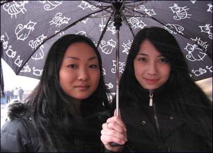 Hai thiếu nữ Hàn Quốc