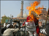 بھارت میں کارٹون کی اشاعت کے خلاف مظاہرہ