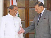 پاکستانی سیکریٹری خارجہ ریاض کھوکھر اور ان کے بھارتی ہم منصب