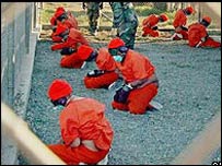 ग्वांतनामो बे शिविर में बंदी