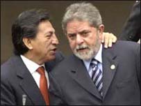 O presidente do Peru, Alejandro Toledo, com o presidente Lula