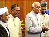 हुर्रियत के नेतागण उपप्रधानमंत्री आडवाणी के साथ