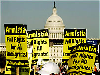 आप्रवासियों के समर्थन में रैली