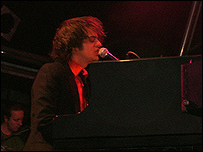 Jamie Cullum at the piano in Thetford Forest 2006