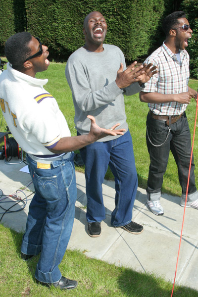 ...and what a debut they make. The Extrodinaires belt out 3 brilliant doo wop tunes.