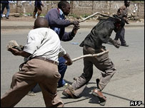 حمله طرفداران کیباکی به طرفداران اودینگا