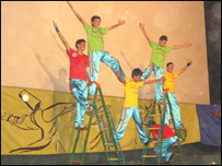  د سرکس لوبې