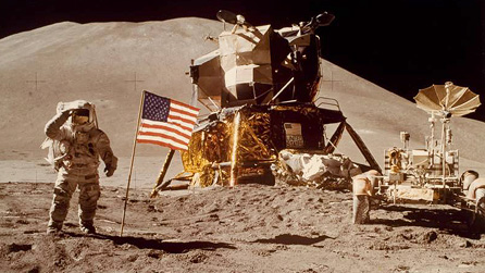 Gofodwyr America ar y lleuad