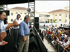 Lula discursa em Manguinhos, no Rio