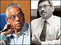 MK Narayanan (L) and Gotabhaya Rajapaksa