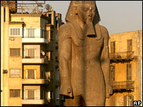 Estátua de Ramsés II