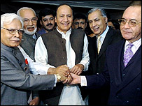 पाकिस्तानी प्रधानमंत्री के साथ दक्षेस विदेश मंत्री