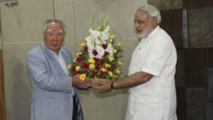 नरेंद्र मोदी और ओसामू सुजूकी