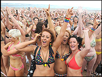 比基尼慈善募款