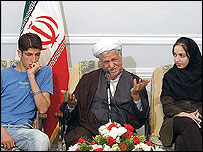 هاشمی رفسنجانی در ديدار با رأی اوليها - عکس از خبرگزاری فارس