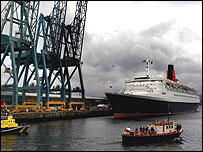 QE2 visiting The Clyde