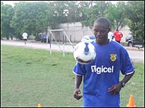 O lateral haitiano Kowsky Sainvil atuou no Olaria entre 1994 e 1995