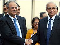 रियाज़ मोहम्मद खान और शिवशंकर मेनन