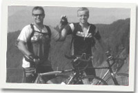 Dilwyn Daniel, Tregaron a Robert Jones Pontrhydfendigaid ar gopa'r Col de Joux -Plane, sydd 1700 o fetrau ar y pwynt uchaf