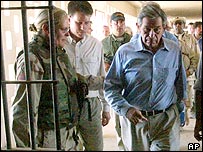 Paul Wolfowitz Ebu Gureyb cezaevinde