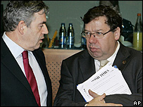 Irish PM Brian Cowen (right) with UK's PM Gordon Brown in Brussels