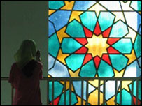 Mulheres com crença religiosa se sentem menos solitárias