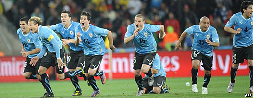 El equipo uruguayo celebra la clasificación a semifinales