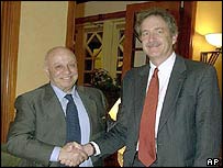 ويليام برنز (راست) فرستاده ويژه آمريکا در امور خاورميانه، با احمد قريع، نخست وزير فلسطينيان ديدار کرد