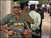 इस साल आरंभ में विद्रोहियों और सरकार के बीच मतभेद के कारण शांति प्रक्रिया रूकी