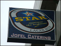 bar sign photo credit: pbase.com/bmcmorrow