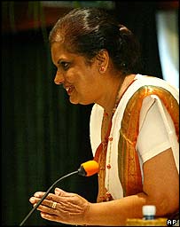 President Kumaratunga addressing the aid conference