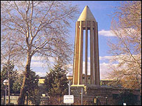 آرامگاه ابوعلی سینا در همدان