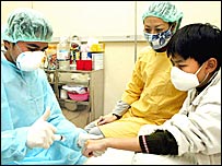 पक्षियों को बर्ड फ्लू का ख़तरा