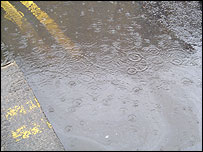  اس وبا کے پیھلنے کی سب سے بڑی وجہ آلودہ پانی پینا ہے 