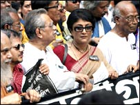 रैली में बुद्धिजीवी