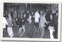 Dawnsio Gwerin i gyfeiliant y Band Arall