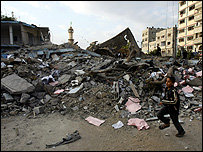 Gazze'de vurulan bina