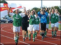 Guernsey Footballers celebrate Gold in 2003